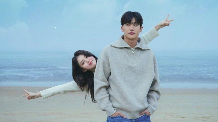 Han So Hee dan Park Hyung Sik dalam drama Soundtrack #1. Drama ini akan tayang 23 Maret 2022 mendatang.
