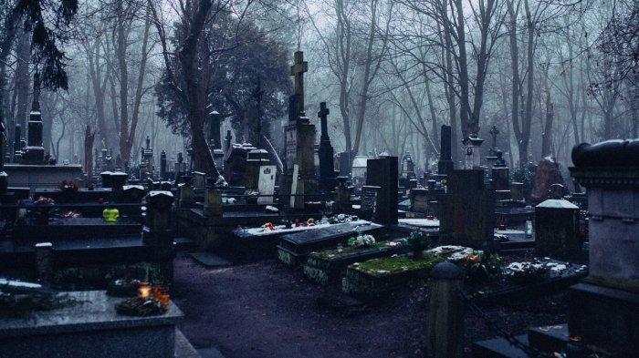 Hari peringatan arwah orang yang meninggal dunia Minggu Pahing, 8 Oktober 2023.