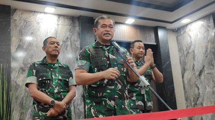 Kepala Staf Angkatan Darat (KSAD) Jenderal TNI Maruli Simanjuntak saat jumpa pers di Mabesad, Jakarta Pusat, Rabu (5/2/2025).