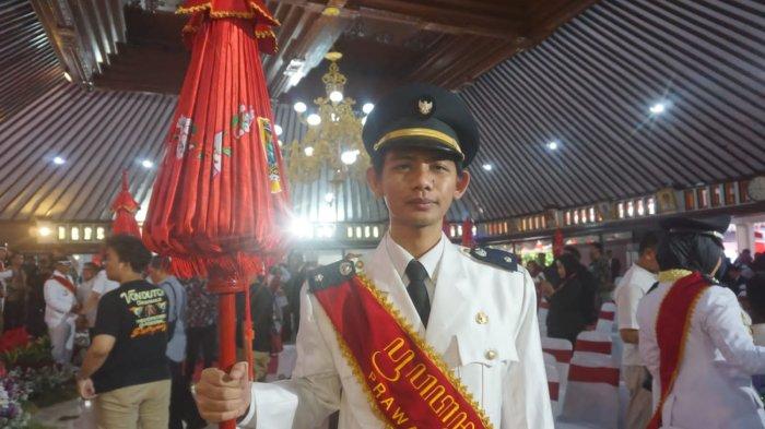 Kepala Desa Prawatan, Sabiq Muhammad yang baru berusia 25 tahun saat dilantik di Pendopo Pemerintah Kabupaten Klaten, Rabu (27/9/2023)