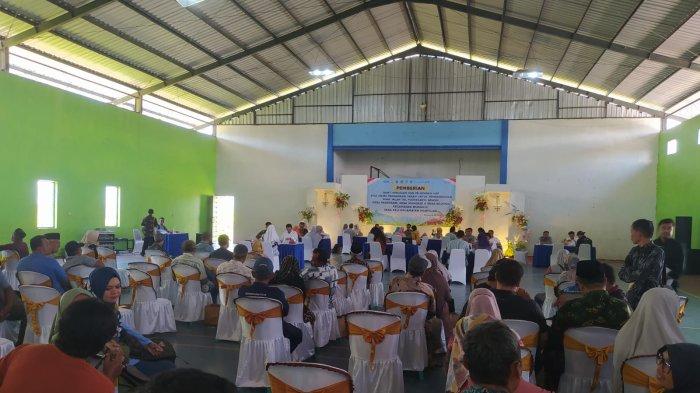 Pembayaran UGR tol Jogja-Bawen di kompleks GOR Desa Pagersari