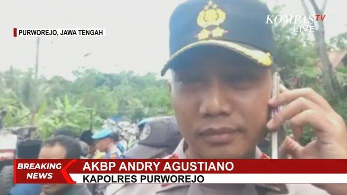 Kapolres Purworejo, AKBP Andry Agustiano di lokasi kecelakaan maut truk vs angkot, Jalan Magelang-Purworejo, Jawa Tengah, Rabu (7/5/2025).
