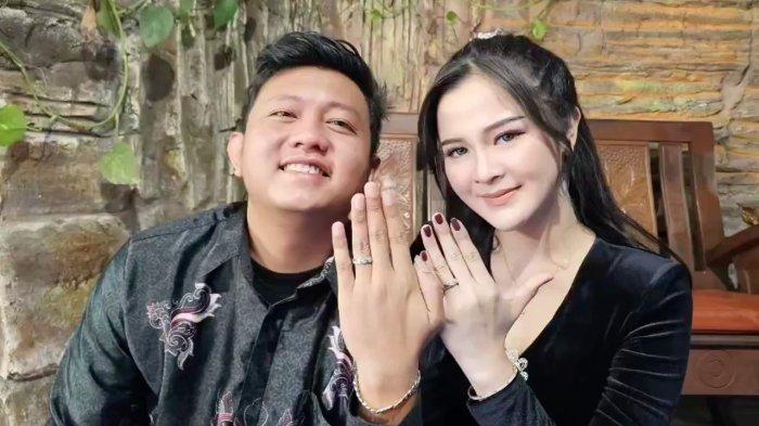 Denny Cakan dan Bella Bonita
