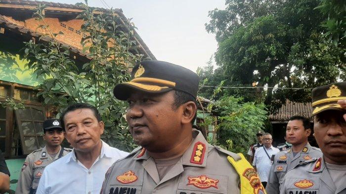 Kapolresta Yogyakarta Kombes Pol Saiful Anwar saat diwawancara di lokasi penemuan koper mencurigakan, Rabu (18/10/2023).