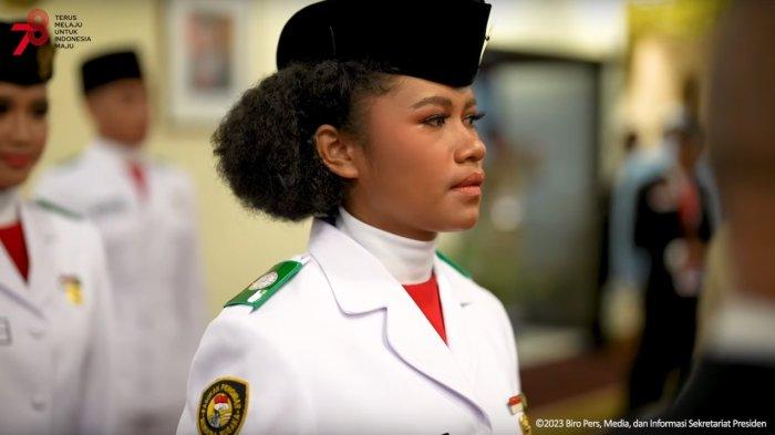 Putri asal Papua Pegunungan, Lilly Indiani Suparman Wenda didapuk menjadi pembawa baik bendera merah putih dalam Upacara Hari Ulang Tahun (HUT) ke-78 RI di Istana Merdeka, Kamis (17/8/2023).