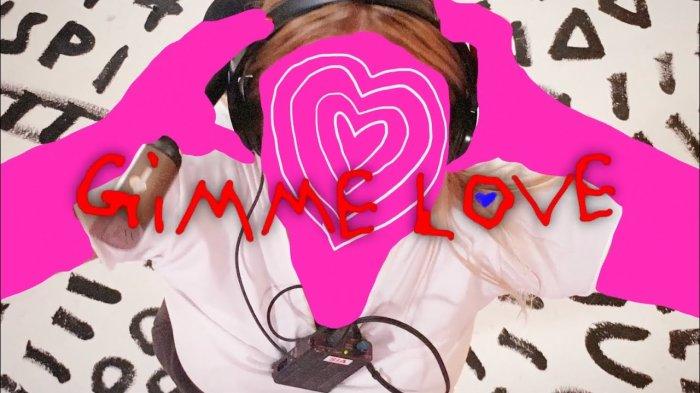 Lirik Lagu dan Terjemahan Gimme Love - SIA: Come Now Do This Just for Me, Yeah