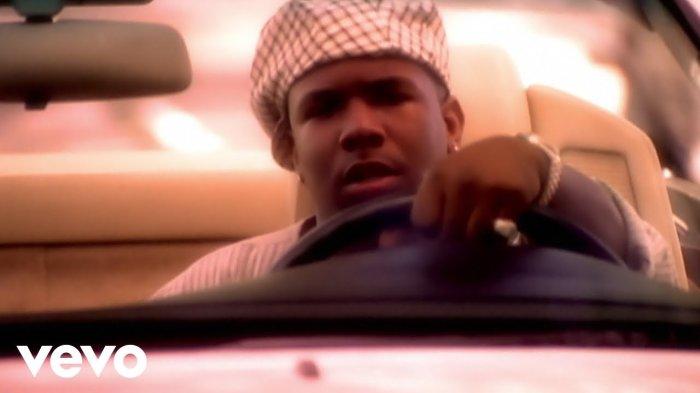 Lirik Lagu dan Terjemahan On Bended Knee - Boyz II Men Viral TikTok, Can we go back to the days our love was strong?