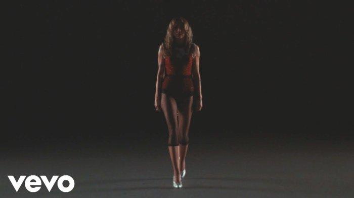 Lirik Lagu dan Terjemahan Used To Be Young - Miley Cyrus