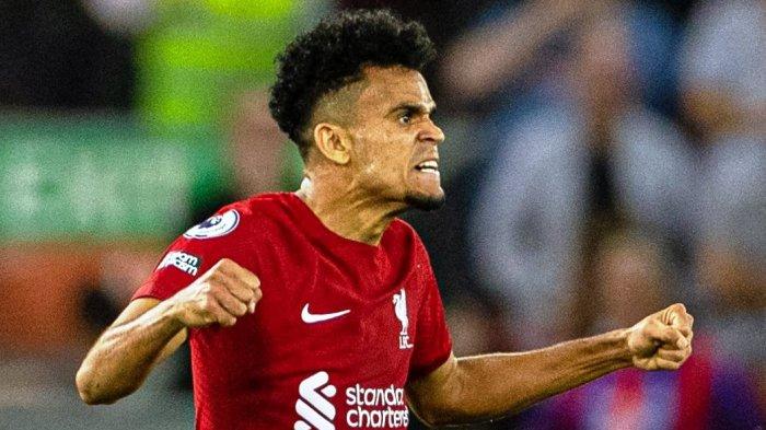 Selebrasi pemain Liverpool, Luis Diaz, seusai mencetak gol ke gawang Crystal Palace pada lanjutan Liga Inggris 2022/23 di Anfield, Selasa (16/8/2022).