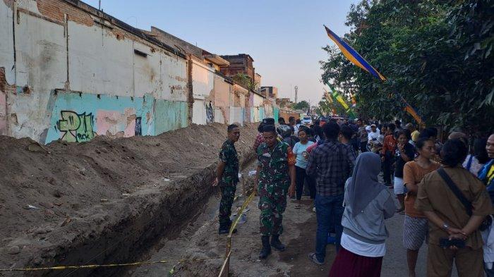 Lokasi penemuan benda diduga tengkorak di bawah benteng Keraton Yogyakarta, Senin (7/8/2023).