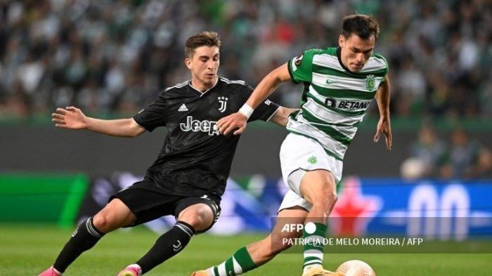 Manuel Ugarte vs Fabio Miretti di perempat final Liga Europa antara Sporting vs Juventus di stadion Jose Alvalade di Lisbon pada 20 April 2023.