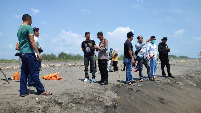 Penemuan mayat bayi berjenis kelamin laki-laki di Pantai Keburuhan, Desa Keburuhan, Kecamatan Ngombol, Kabupaten Purworejo, Jawa Tengah, pada Senin (1/1/2024)