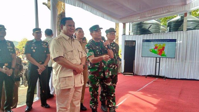 Menhan Prabowo Subianto saat meninjau proyek perairan Unhan di Gunungkidul, Senin (3/6/2024).