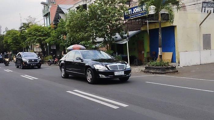 Ilustrasi mobil