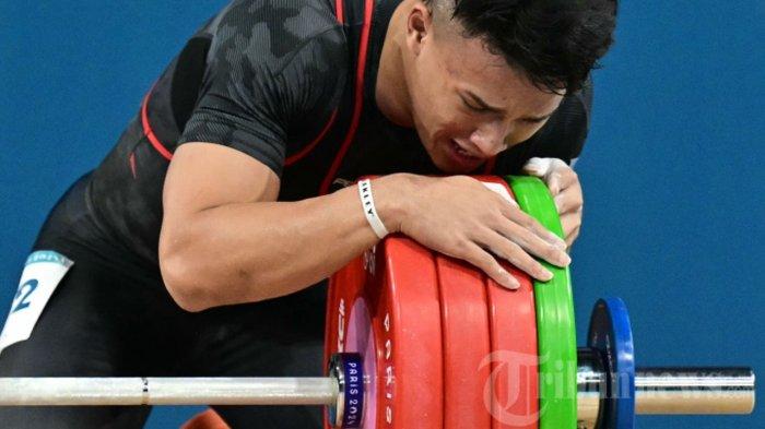 Momen Rizki Juniansyah Altlet Angkat Besi Raih Medali Emas di Olimpiade Paris 2024