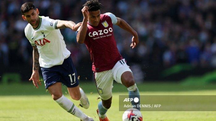Ollie Watkins vs Cristian Romero di Liga Inggris antara Aston Villa vs Tottenham Hotspur di Villa Park di Birmingham, Inggris tengah pada 13 Mei 2023 .