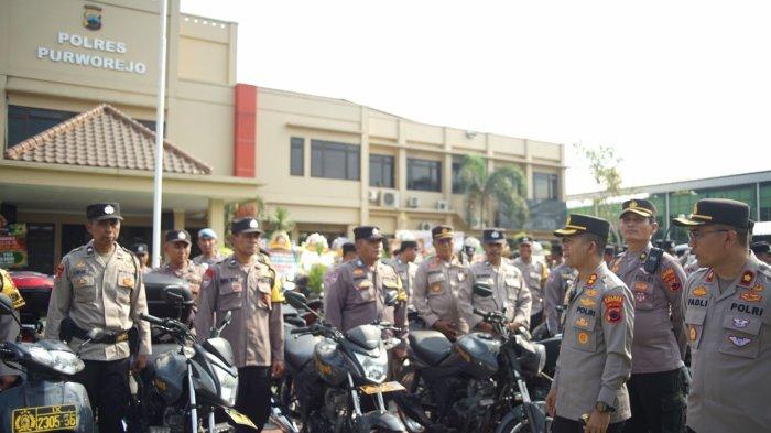 Kapolres Purworejo Cek Kelayakan 326 Unit Kendaraan Dinas untuk Operasi ...