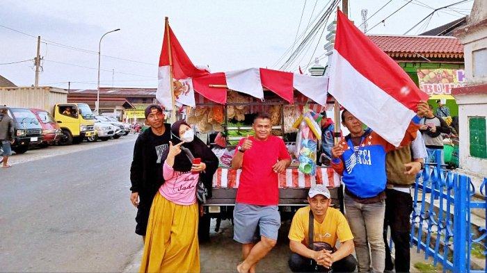 Paguyuban Pedagang Sayur Pasar Semin Gunungkidul memersiapkan pawai Merdeka Ride dalam rangka HUT Kemerdekaan RI tahun 2023, Kamis (31/8/2023)