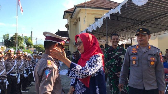 Upacara pelantikan Polisi Cilik SD Muhammadiyah Prambanan di Mapolsek Prambanan, pada Sabtu (12/8/2023)