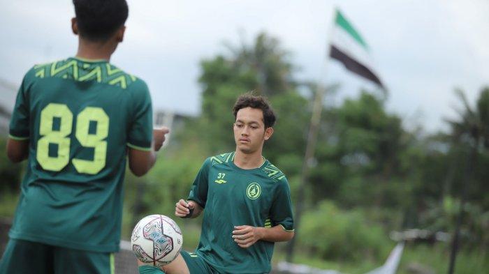 PSS Sleman meminjamkan Muhammad Fariz ke Sriwijaya FC.