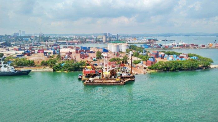 Pemandangan di Pelabuhan Batu Ampar, Kota Batam, Kepri. Foto diunggah oleh akun alif Hijaiyah Alif di Google Maps.