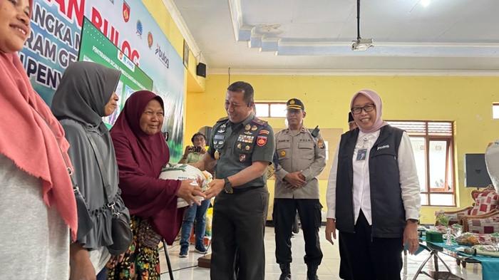 Bulog dan TNI Salurkan Bantuan Pangan Serentak di Kabupaten-Kota di DIY