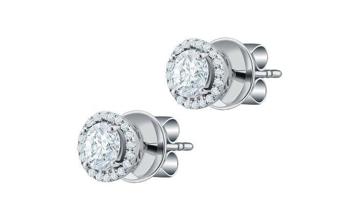 Potret anting-anting berlian