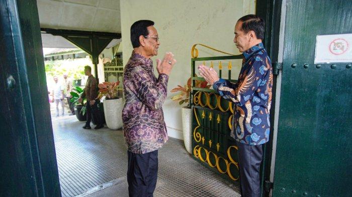 Pertemuan Presiden ketujuh Republik Indonesia Joko Widodo dan Raja Keraton Yogyakarta, Sri Sultan HB X di Kraton Kilen, Rabu (15/1/2025).