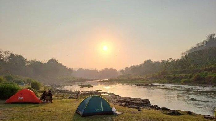 Pemandangan alam dan sunrise di Potrobayan River Camp
