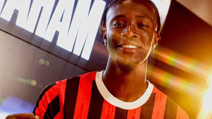 RESMI: AC Milan Selesaikan Transfer Pertukaran Tammy Abraham dan Alexis Saelemaekers