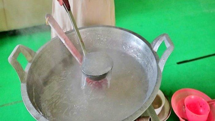 Kepurun makanan tradisional Kabupaten Lingga, Kepulauan Riau (Kepri)