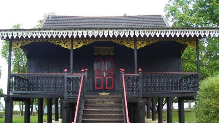 Rumah Kajang Lako (Jambi)