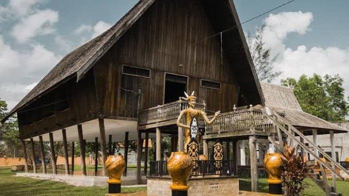Rumah Lamin (Kalimantan Timur) Pinterest.com