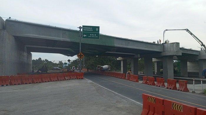 EXIT TOL: Kondisi seputar pintu keluar exit tol Tamanmartani di wilayah Kalasan yang bakal dibuka untuk jalur arus mudik lebaran 2025.