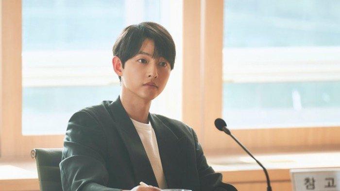 Song Joong Ki sebagai Jin Do Jun dalam Drama Korea Reborn Rich