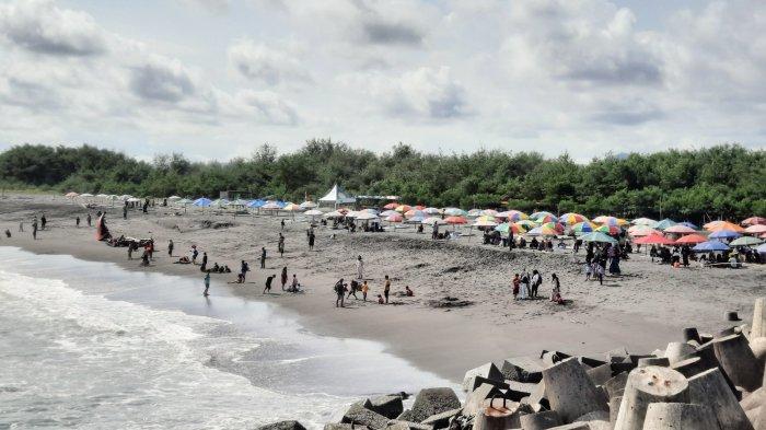 Suasana Pantai Glagah di Kapanewon Temon, Kulon Progo saat libur Lebaran. (TRIBUNJOGJA.COM/Alexander Ermando)