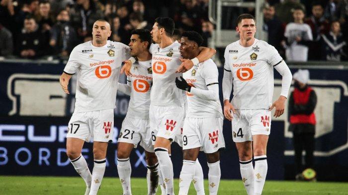 Burak Yilmaz, Benjamin Andre, Jose Fonte, Jonathan David dan Sven Botman di Ligue 1 Prancis antara Bordeaux vs Lille di Stadion Matmut Atlantique di Bordeaux, Prancis barat daya pada 22 Desember 2021.