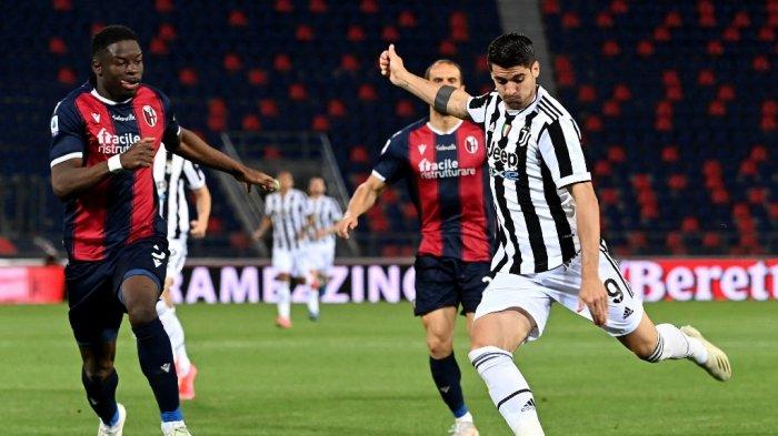 Alvaro Morata mencetak gol ke-4 di Liga Italia Serie A Bologna vs Juventus pada 23 Mei 2021 di stadion Renato-Dall'Ara di Bologna.
