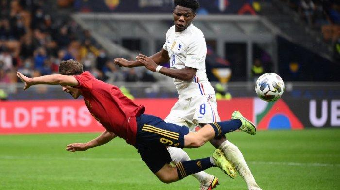 Aurélien Tchouameni vs Gavi di final Liga Bangsa-Bangsa antara Spanyol vs Prancis di stadion San Siro di Milan, 10 Oktober 2021.