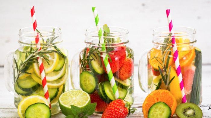 Segudang Manfaat: 5 Buah Segar untuk Membuat Infuse Water Sehat Segudang Manfaat: 5 Buah Segar untuk Membuat Infuse Water Sehat