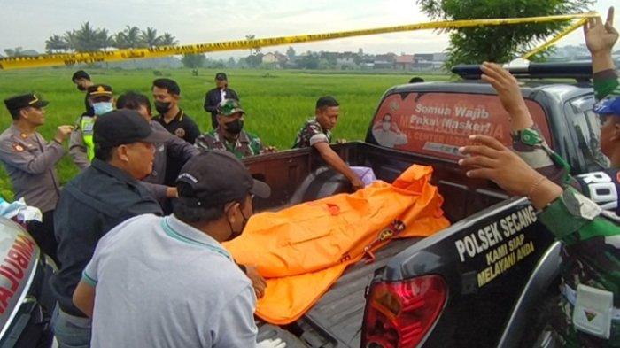 Polisi tengah mengevakuasi temuan jenazah di Payaman, Magelang, Selasa (6/2/2024)