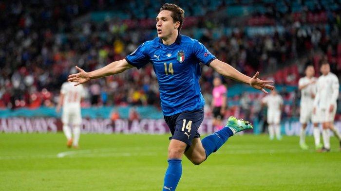 Selebrasi Federico Chiesa usai mencetak gol ke gawang Spanyol pada semifinal Euro 2020 di Stadion Wembley, pada Senin (12/7/2021) mendatang.