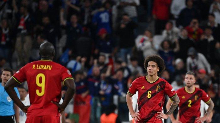 (Dari kiri) Romelu Lukaku, Axel Witsel dan bek Toby Alderweireldpada pertandingan sepak bola semi final UEFA Nations League antara Belgia dan Prancis di stadion Juventus di Turin, pada 7 Oktober 2021