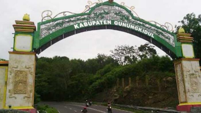 Gapura Selamat datang Gunung Kidul