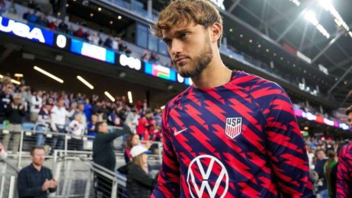 gelandang  Tanner Tessmann.