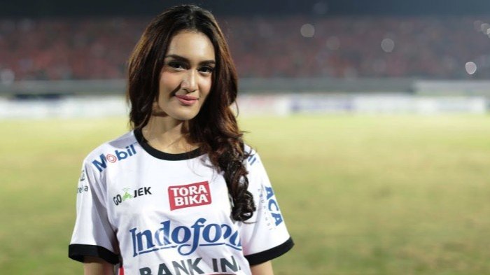 Dukung Persija, Intan Saumadina Siap Dandan Cantik - Tribunjogja.com