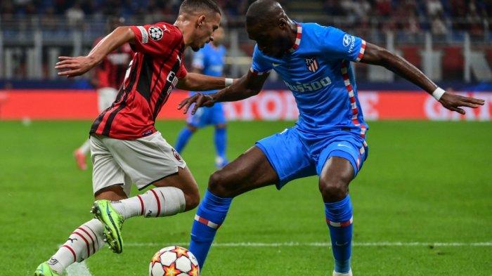 Ismael Bennacer vs Geoffrey Kondogbia di Liga Champions antara AC Milan vs Atletico Madrid pada 28 September 2021 di stadion San Siro di Milan.