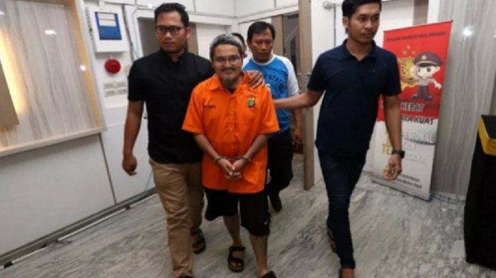 Lihat Jonru Ginting Memakai Baju Tahanan, Warganet Komentar Begini ...