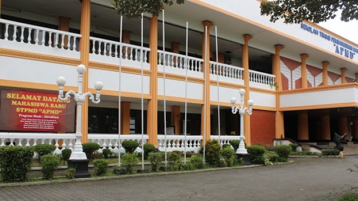 Kampus STPMD “APMD” Yogyakarta