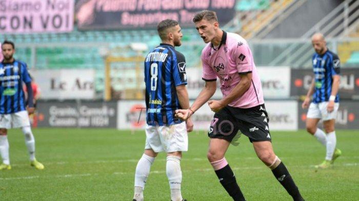 Lorenzo Lucca, striker klub Serie B, Pisa disebut menjadi incaran AC Milan